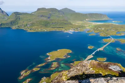 Vue au Nord-Ouest au sommet Vue au Nord-Ouest au sommet
