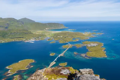 Vue au Nord-Ouest au sommet Vue au Nord-Ouest au sommet