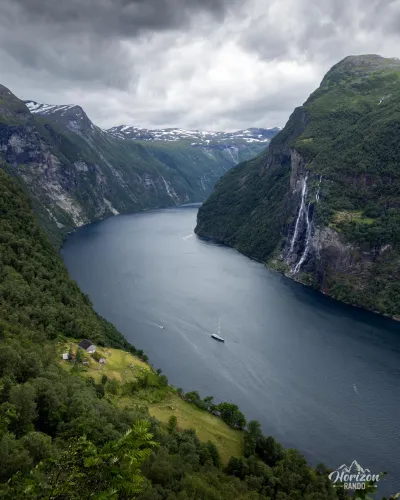 Ferme de Skageflå, Geirangerfjord et cascade des Sept Soeurs Ferme de Skageflå, Geirangerfjord et cascade des Sept Soeurs