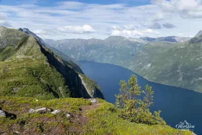 Storfjorden depuis Sætrenibba Storfjorden depuis Sætrenibba