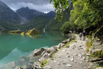 Berges du lac Bondhusvatnet