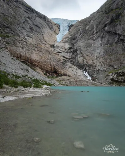 Briksdalsbrevatnet et Briksdalsbreen Briksdalsbrevatnet et Briksdalsbreen