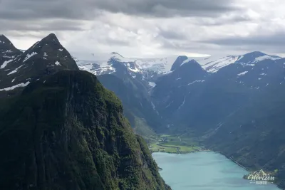 Vallée d'Oldedalen et Melkevollsbreen Vallée d'Oldedalen et Jostedalsbreen