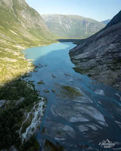 Lac Nigardsbrevatnet (vue drone) Lac Nigardsbrevatnet (vue drone)