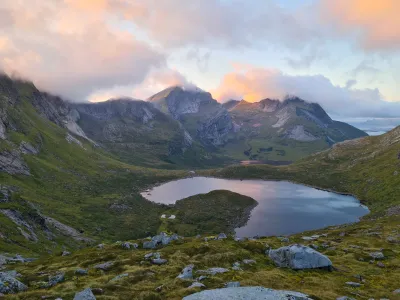 Lac de Fageråvatnet depuis le col Lac de Fageråvatnet depuis le col