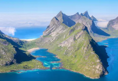 Bunesfjorden et plage de Bunes