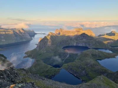 Vue au Sud-Est depuis le sommet Vue au Sud-Est depuis le sommet