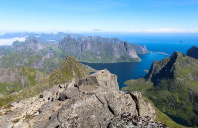 Vue au Nord-Est au sommet Vue au Nord-Est au sommet
