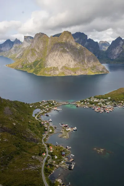 Reine et Olstinden Reine et Olstinden