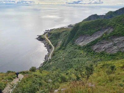 Vue vers le Sud dans la montée Vue vers le Sud dans la montée