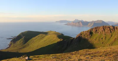 Vue au Nord-Est au sommet de Ryten Vue au Nord-Est au sommet de Ryten