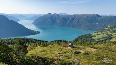 Ancienne ferme d’alpage Svarthiller et Lustrafjord Ancienne ferme d’alpage Svarthiller et Lustrafjord