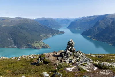 Lustrafjord, au nord Lustrafjord, au nord