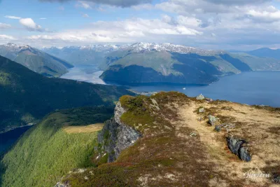 Difficile de se lasser de cette magnifique vue ouverte sur le Sognerfjord Difficile de se lasser de cette magnifique vue ouverte sur le Sognerfjord