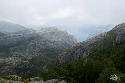 Premières vues sur le Lysefjord Premières vues sur le Lysefjord