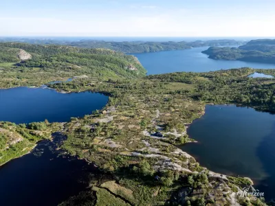 Vue exceptionnelle sur lacs, fjords et mer ! Vue exceptionnelle sur lacs, fjords et mer !