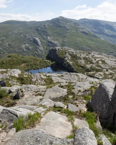 Sentier sur dalles rocheuses Sentier sur dalles rocheuses
