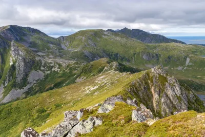 Crête de Dalstinden depuis le sommmet Crête de Dalstinden depuis le sommmet